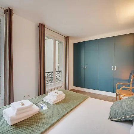Amazing 6p 2br Beaubourg Marais Apartment *