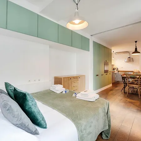 Amazing 6p 2br Beaubourg Marais Apartment *