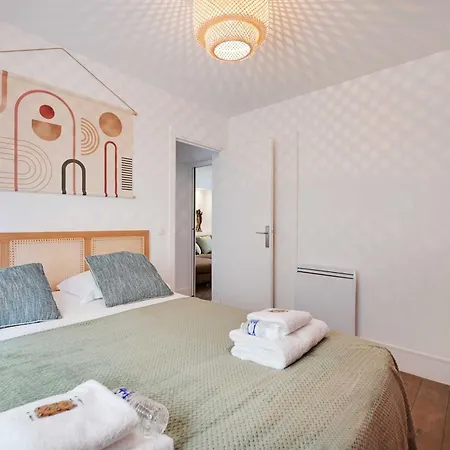 Amazing 6p 2br Beaubourg Marais Apartment *